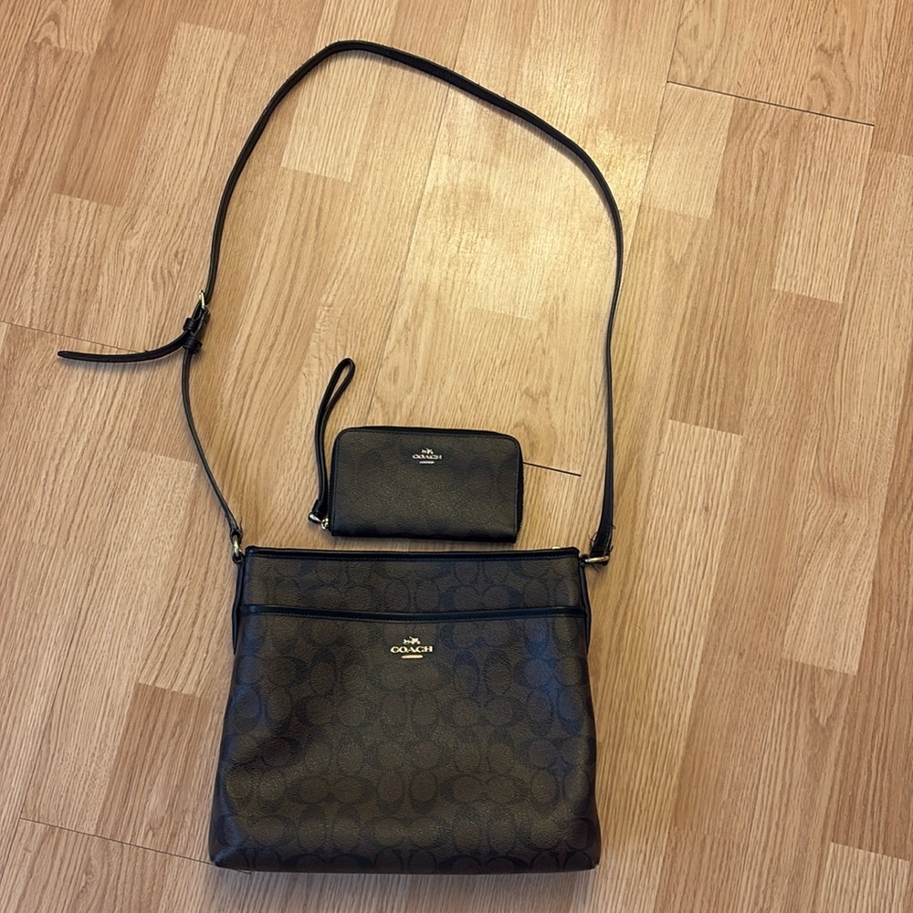 Coach purse and wallet